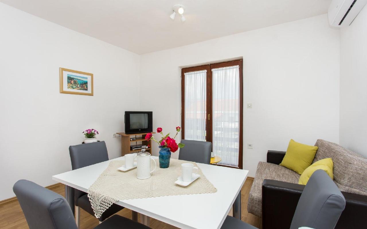 Apartman Broznic Šilo Esterno foto