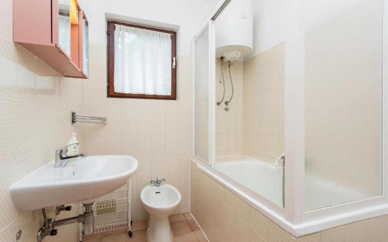 Apartman Broznic Šilo Esterno foto