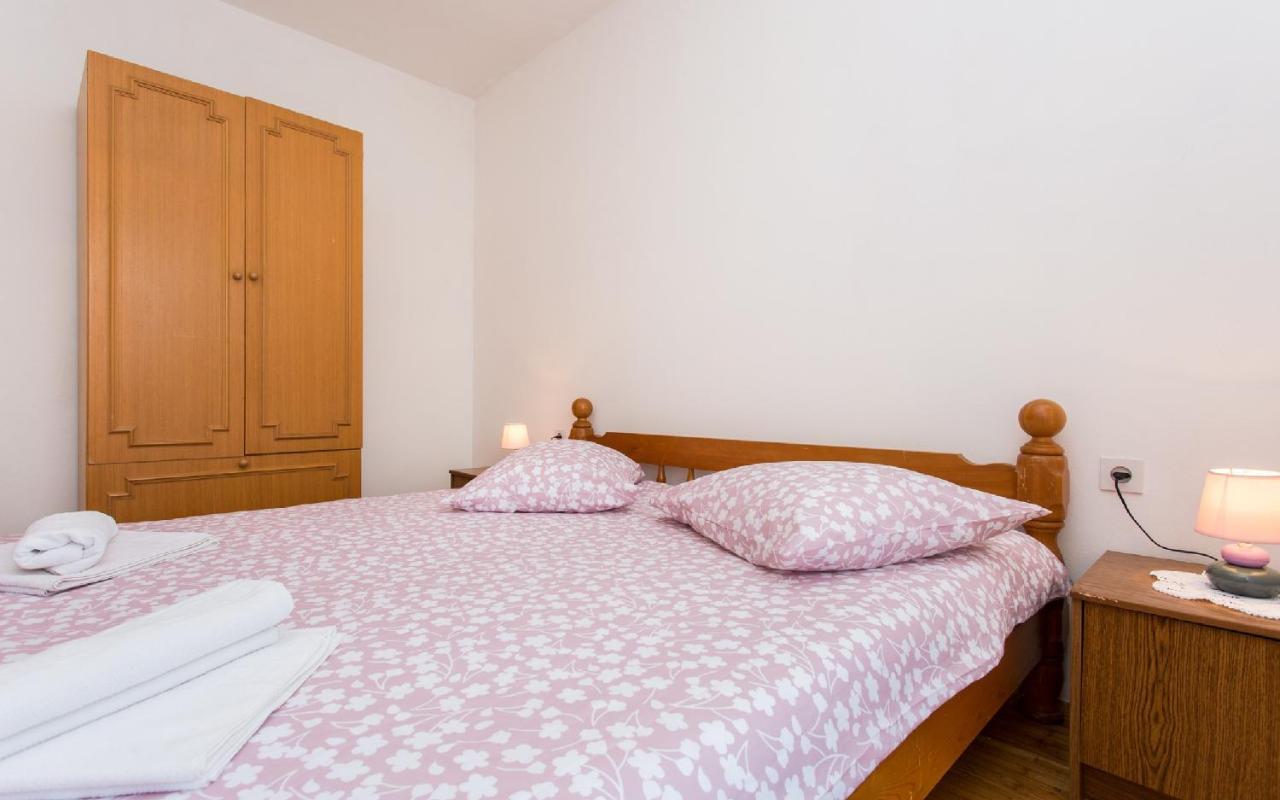 Apartman Broznic Šilo Esterno foto