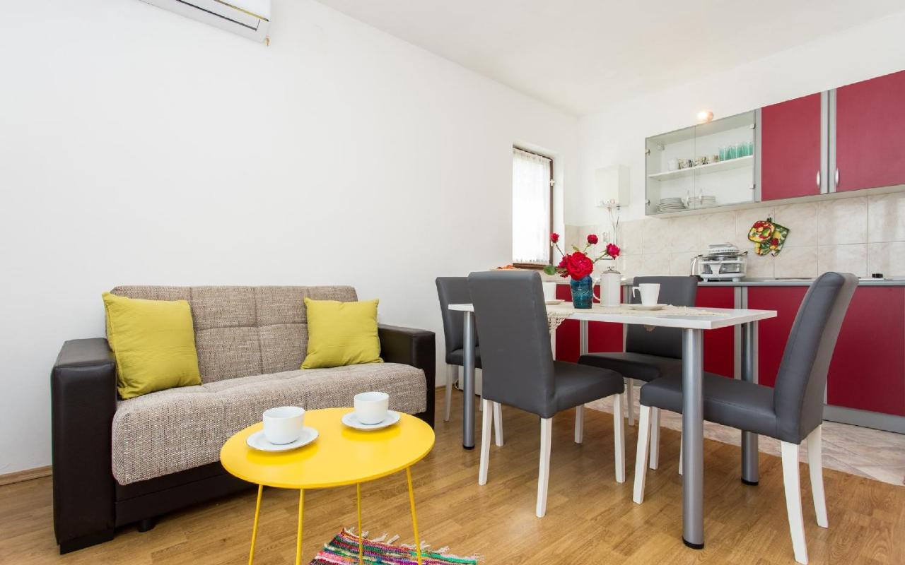 Apartman Broznic Šilo Esterno foto