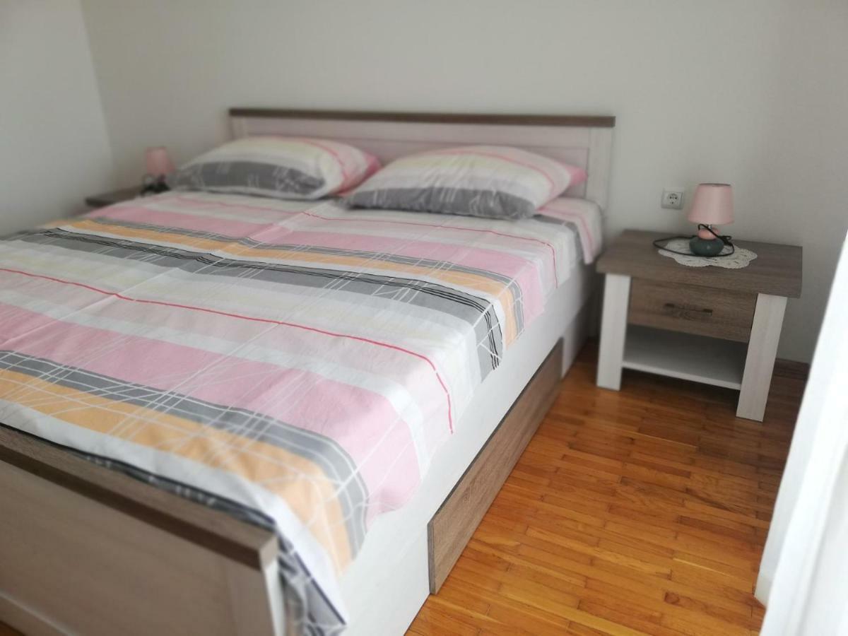 Apartman Broznic Šilo Esterno foto