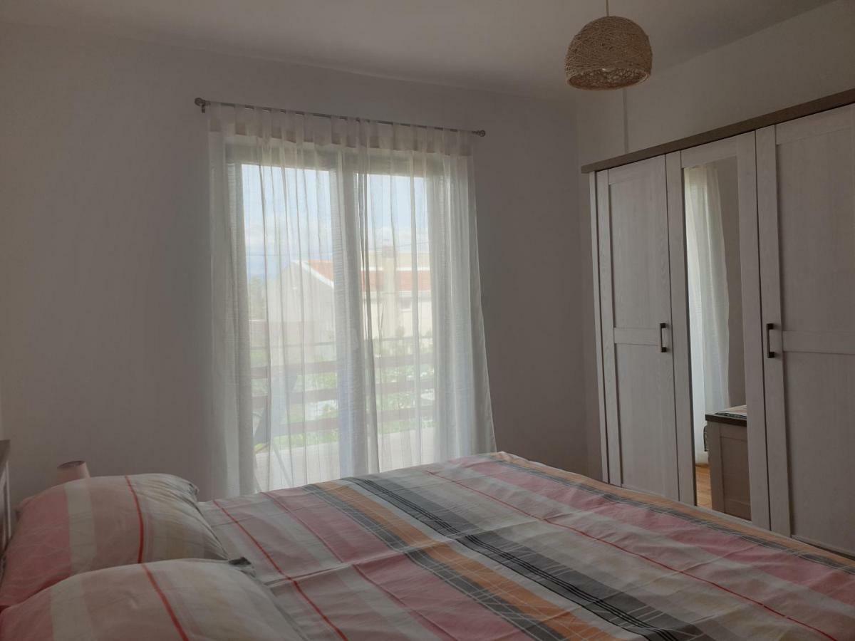 Apartman Broznic Šilo Esterno foto